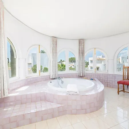 Malik Mit Meerblick Und Pool Villa