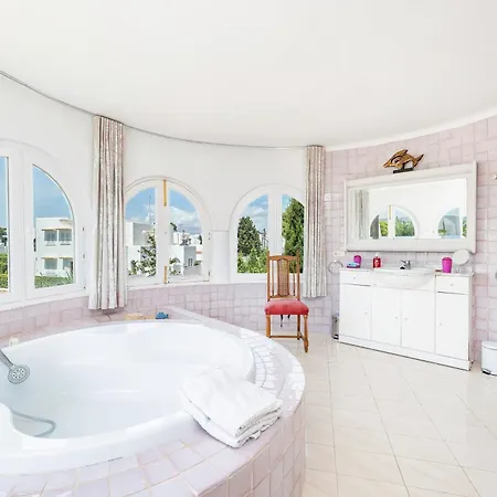 Villa Malik Mit Meerblick Und Pool *